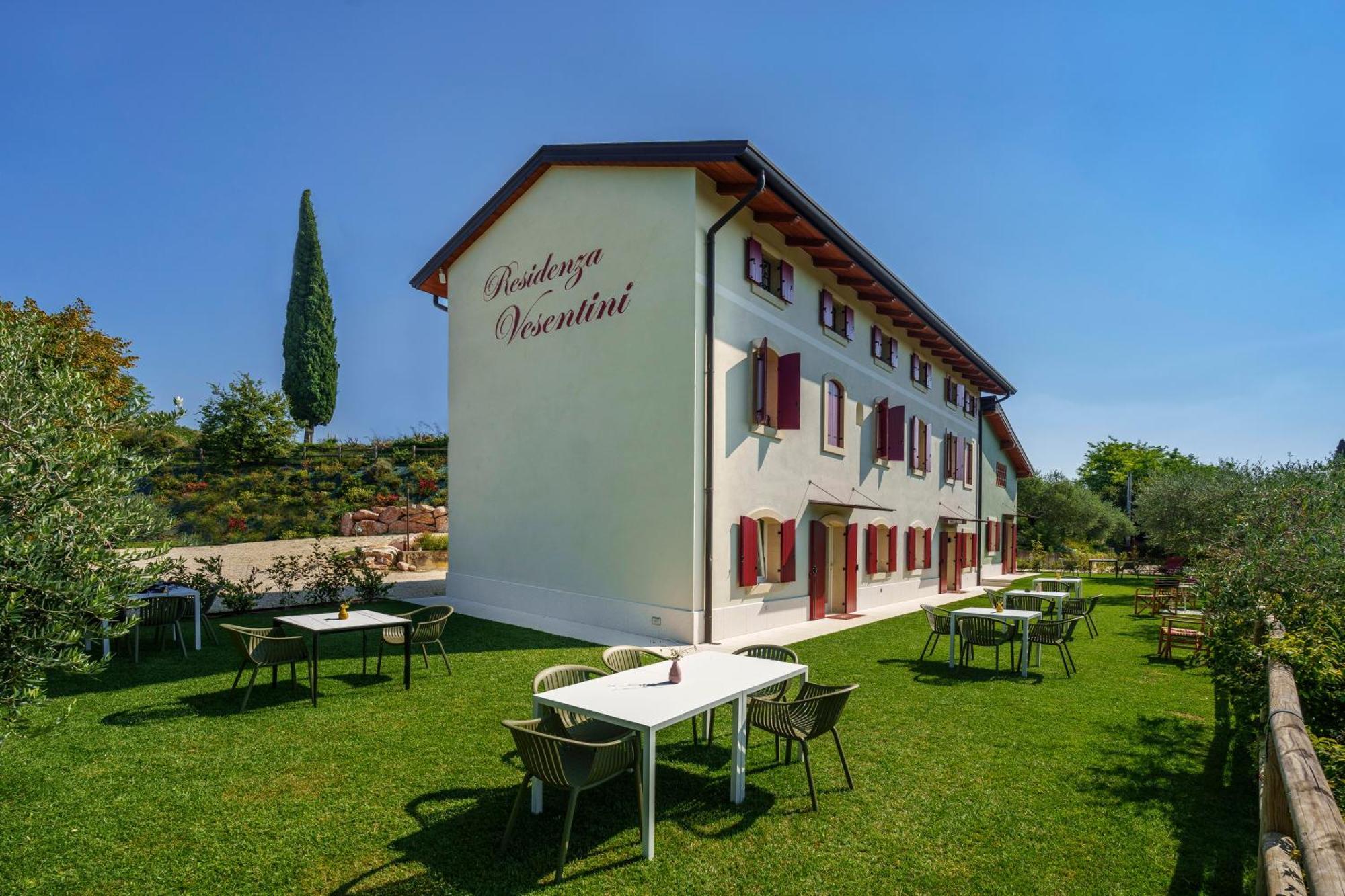 Residenza Vesentini Bed & Breakfast Pastrengo Ngoại thất bức ảnh